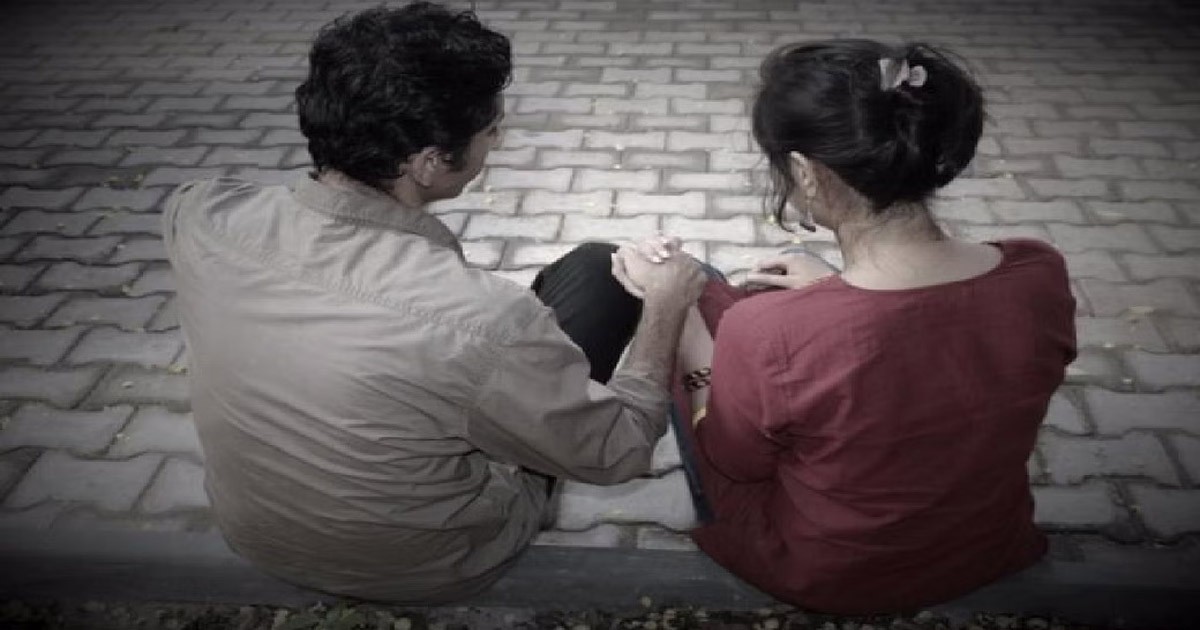 ಹೀಗೂ ಉಂಟೆ : ಪತಿಯನ್ನು ದಸರಾ ಬಂಪರ್ ಆಫರ್ ನಲ್ಲಿ ಮಾರಿದ ಹೆಂಡ್ತಿ, ಕಾರಣ ಕೇಳಿದರೆ ಶಾಕ್ ಆಗ್ತೀರಾ