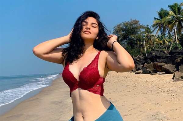 Kayadu Lohar Bold & Hot Fashion Looks Viral On Internet Kayadu Lohar Bold & Hot Fashion Looks Viral On Internet