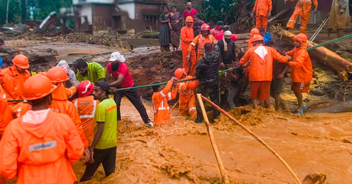 Helpline Numbers for Wayanad Landslide in Kerala: Emergency Assistance and Relief Efforts Helpline Numbers for Wayanad Landslide in Kerala: Emergency Assistance and Relief Efforts