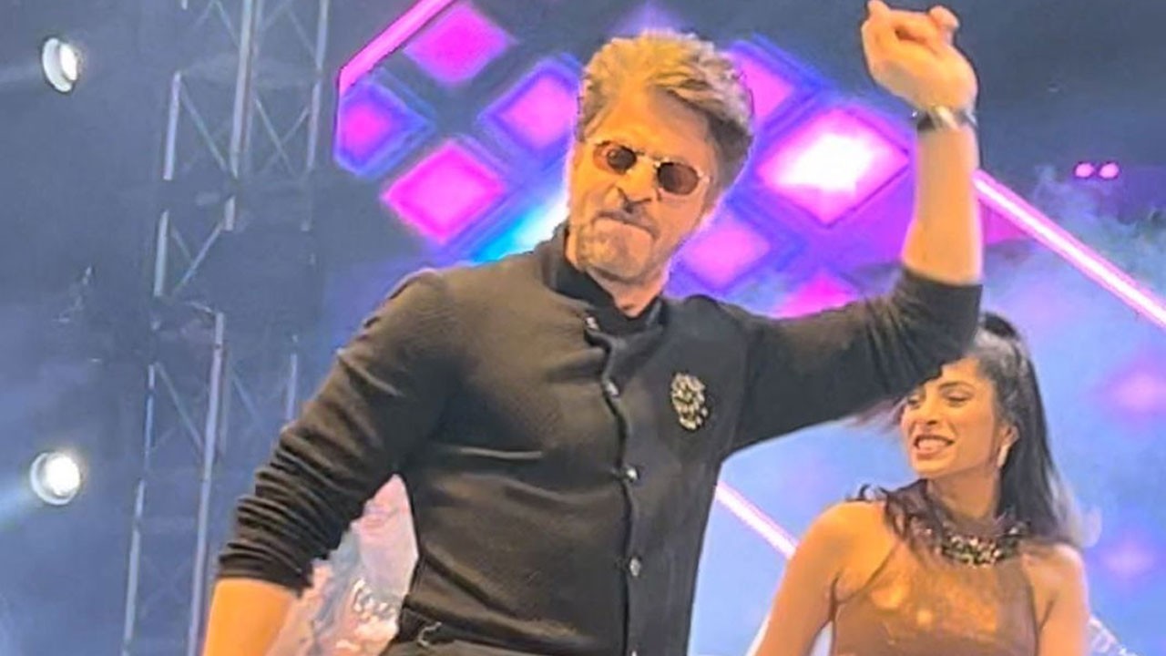 Shah Rukh Khan Mesmerizes Fans with Iconic Performance at Private Party in New Delhi