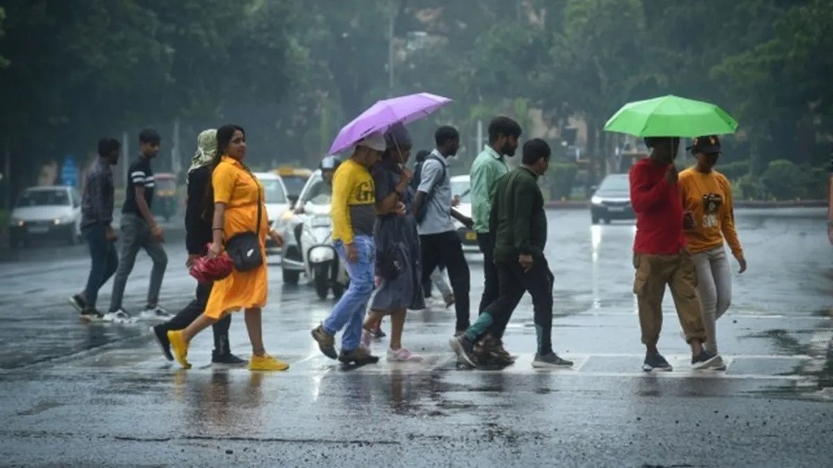 IMD Issues Red Alert for Saurashtra-Kutch; Delhi Braces for Heat — State-Wise Weather Forecast