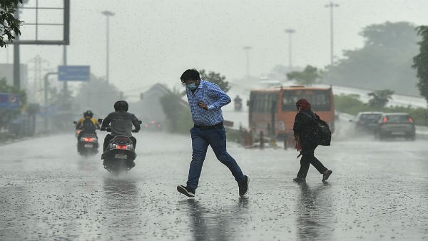 Karnataka Weather Alert — Heavy Rains to Lash Coastal and Northern Interior Regions Till October 1