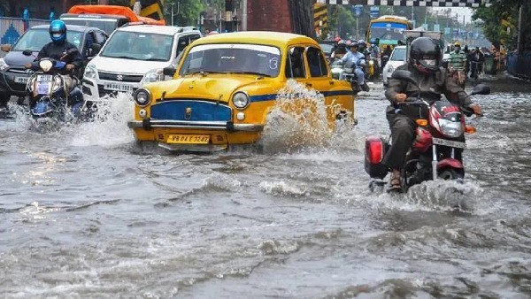 Durga Puja Preparations Drenched as Kolkata Faces Record Rainfall; IMD Issues Multi-Day Alert