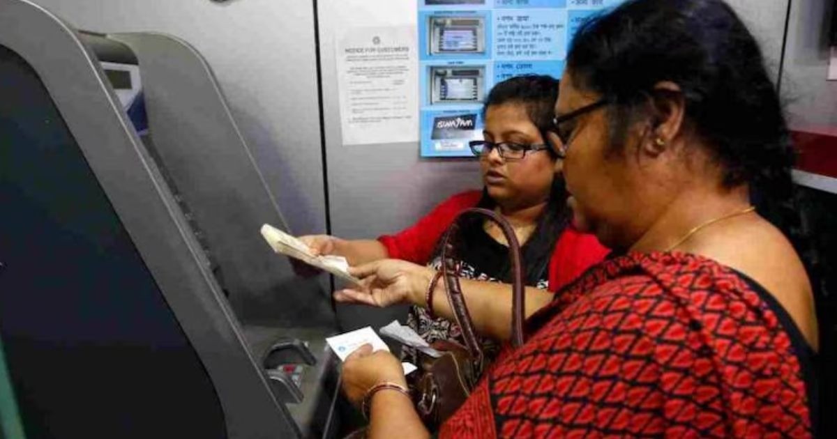 ಬ್ಯಾಂಕ್ ನಲ್ಲಿ  ಹೆಂಡತಿ ಹೆಸರಲ್ಲಿ ಹಣ ಇಟ್ಟಿರುವರಿಗೆ ಶಾಕ್ ಕೊಟ್ಟ ಸರ್ಕಾರ !! ಹೊಸ ರೂಲ್ಸ್ ಜಾರಿ !!