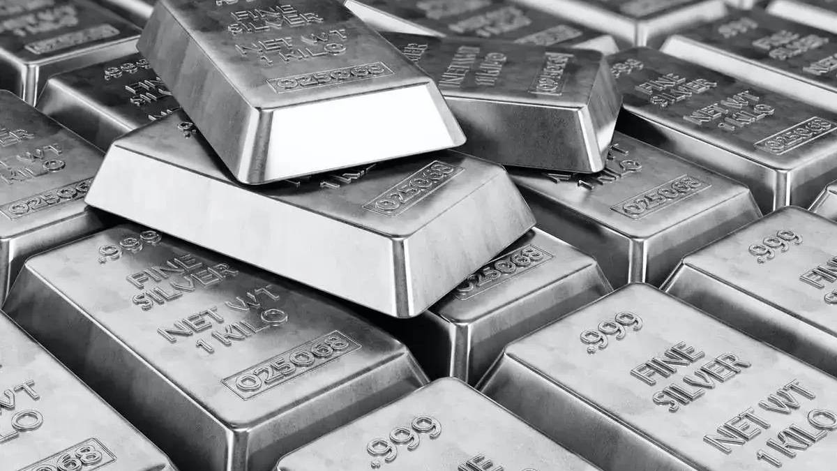 Silver Prices Today Feb 04, 2026 : 320 per Gram, 3,20,000 per Kilogram