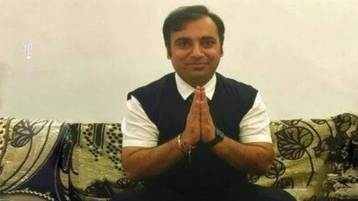 Hyderabad’s Manish Dhameja Sets Guinness World Record with 1,638 Valid Credit Cards