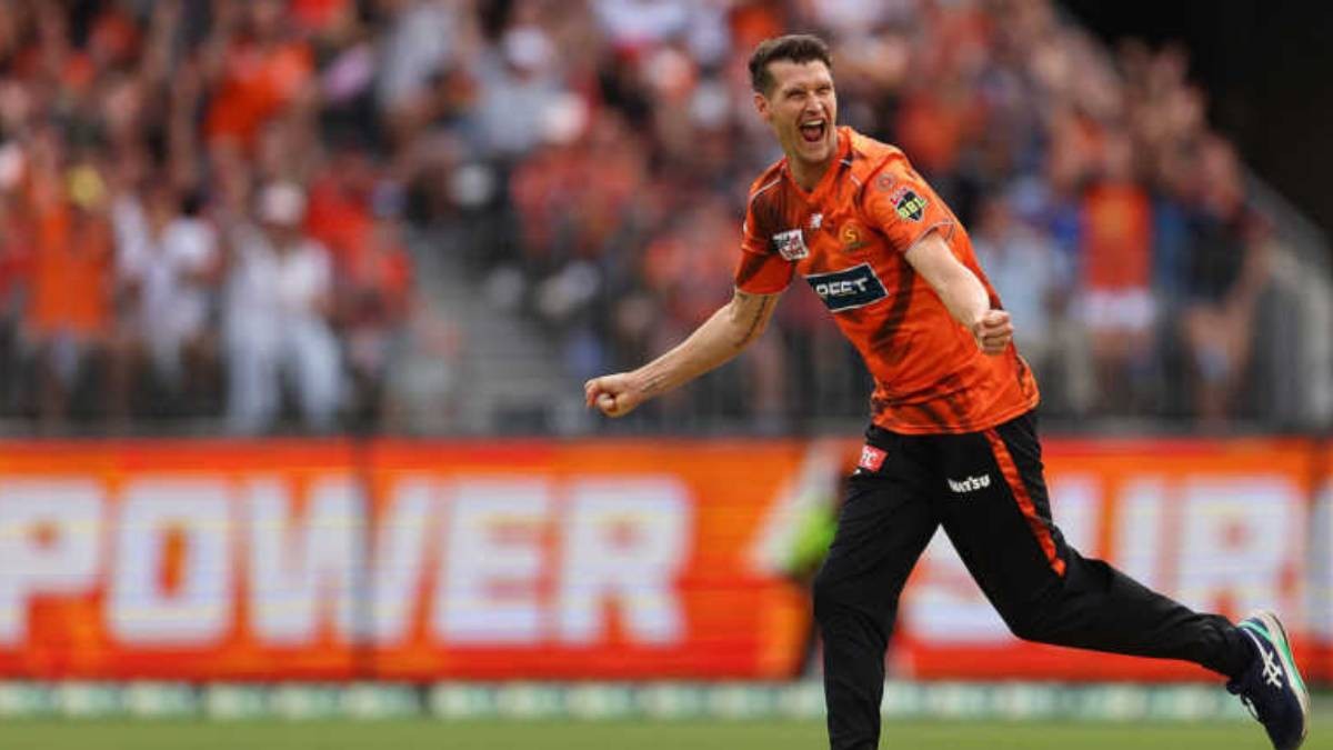 “Sunrisers Hyderabad Secure England’s David Payne Ahead of IPL 2026”