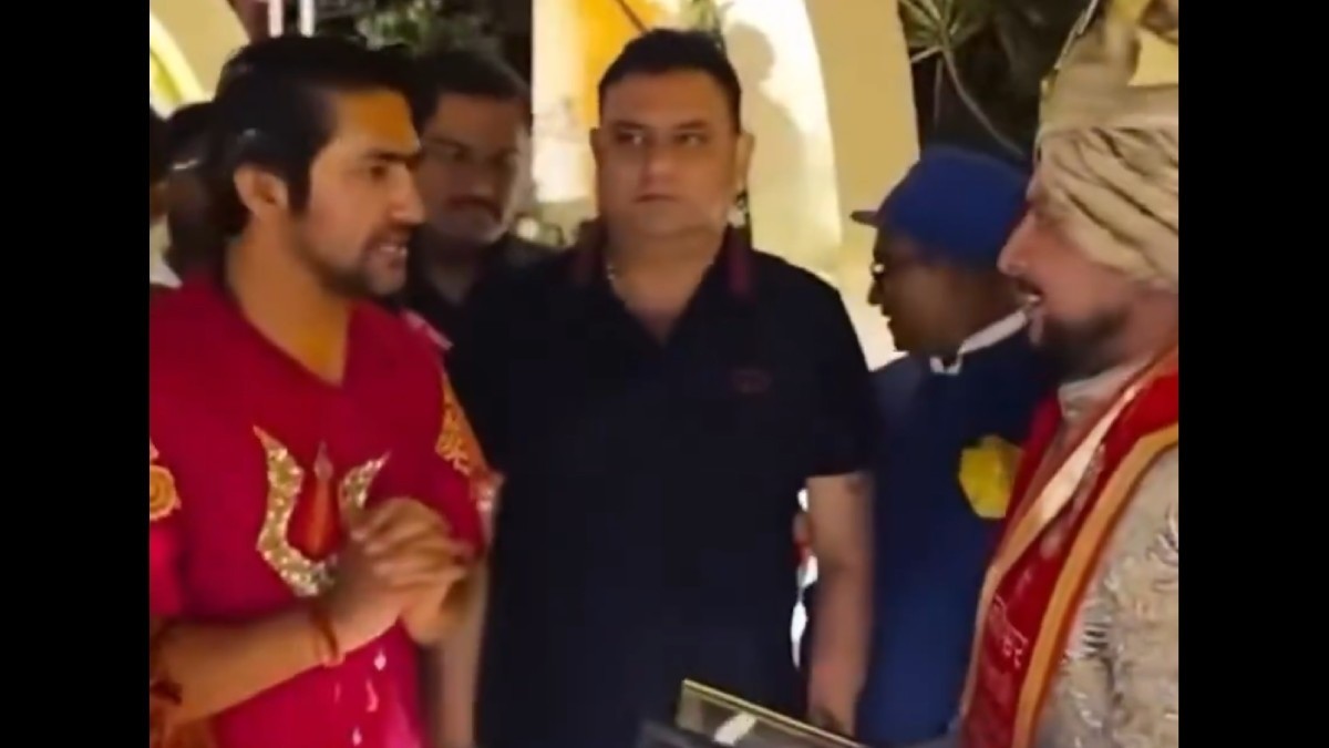 Dhirendra Krishna Shastri Blesses Kuldeep Yadav at Wedding