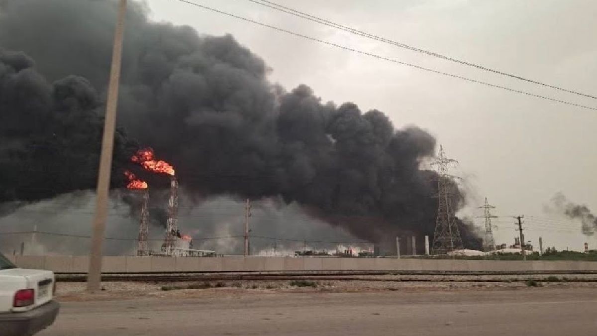 U.S. and Israeli Airstrikes Hit Mahshahr Petrochemical Zone in Iran