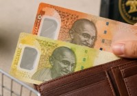 India Approves Nationwide Trials for Polymer ₹10 and ₹20 Banknotes to Improve Durability