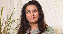 Poonam Dhillon Hospitalised in Mumbai After Being Diagnosed With Dengue