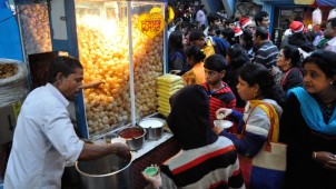 How Much Does a Pani Puri Seller Earn in India? Surprising Income Revealed