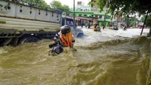 Varanasi Floods: Ganga River Swells, Several Neighborhoods Submerged as Water Enters Low-Lying Areas