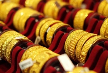 ಚಿನ್ನದ ಬೆಲೆ  ಹತ್ತು ಗ್ರಾಂ ಗೆ 73000 /- ರೂ ಗೆ  ಇಳಿಸಲಿದೆ ಸರ್ಕಾರ !! ಹೇಗೆ ನೋಡಿ ?