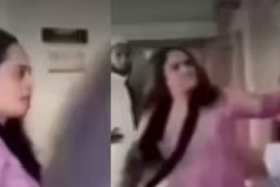 ಆಸ್ತಿಯನ್ನು ತಾಯಿ ಹೆಸರಿಗೆ ವರ್ಗಾಯಿಸಿದ್ದಕ್ಕಾಗಿ ವಿಚ್ಛೇದಿತ ಪತಿಯನ್ನು ಹಿಗ್ಗಾಮುಗ್ಗ ಥಳಿಸಿದ ಮಹಿಳೆ !! ವಿಡಿಯೋ ವೈರಲ್ ಆಸ್ತಿಯನ್ನು ತಾಯಿ ಹೆಸರಿಗೆ ವರ್ಗಾಯಿಸಿದ್ದಕ್ಕಾಗಿ ವಿಚ್ಛೇದಿತ ಪತಿಯನ್ನು ಹಿಗ್ಗಾಮುಗ್ಗ ಥಳಿಸಿದ ಮಹಿಳೆ !! ವಿಡಿಯೋ ವೈರಲ್