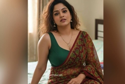 ಹೆಣ್ಣು ಗಂಡಸರನ್ನು ವಶ ಪಡಿಸಿಕೊಳ್ಳಲು ಈ ರೀತಿಯ ಆಕರ್ಷಣೆ ಮಾಡುತ್ತಾಳೆ !! ಮರುಳಾಗ  ಬೇಡಿ