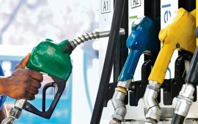 Why Fuel Prices in India Remain High Even as Global Crude Oil Prices Decline