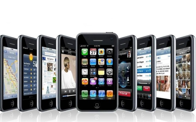 Mobile Phones May Get Cheaper: GST Council Considering Cut in 18% GST on Smartphones