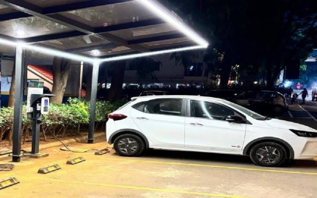 Alternative-Fuel Cars Outsell Petrol Vehicles in India in August 2026: FADA Report