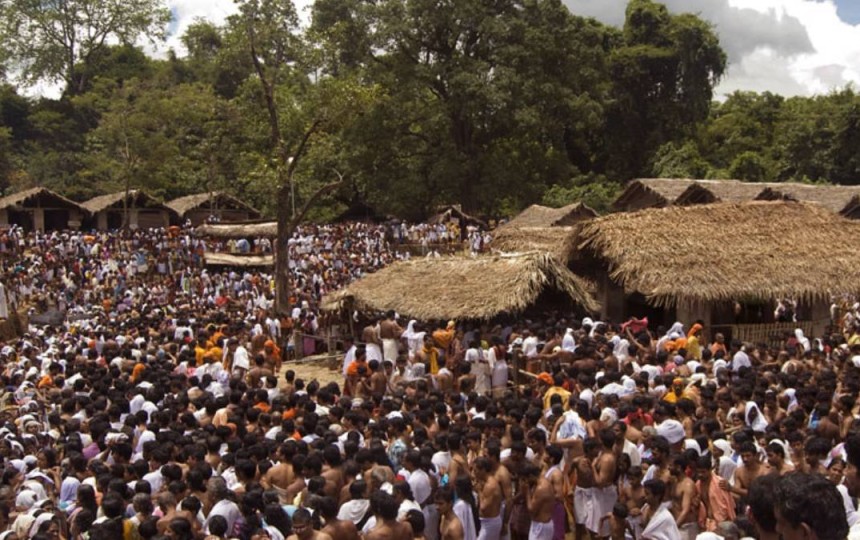 Pilgrim Dispute: Kannada Devotees Allege Mistreatment in Kerala