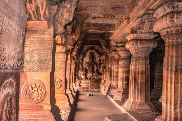 ನಿಮ್ಮ ಜೀವನದಲ್ಲಿ ಒಮ್ಮೆ ಕರ್ನಾಟಕದ ಈ ದೇವಾಲಯಗಳಿಗೆ ಭೇಟಿ ನೀಡಿ !! ನಿಮ್ಮ ಜೀವನದಲ್ಲಿ ಒಮ್ಮೆ ಕರ್ನಾಟಕದ ಈ ದೇವಾಲಯಗಳಿಗೆ ಭೇಟಿ ನೀಡಿ !!