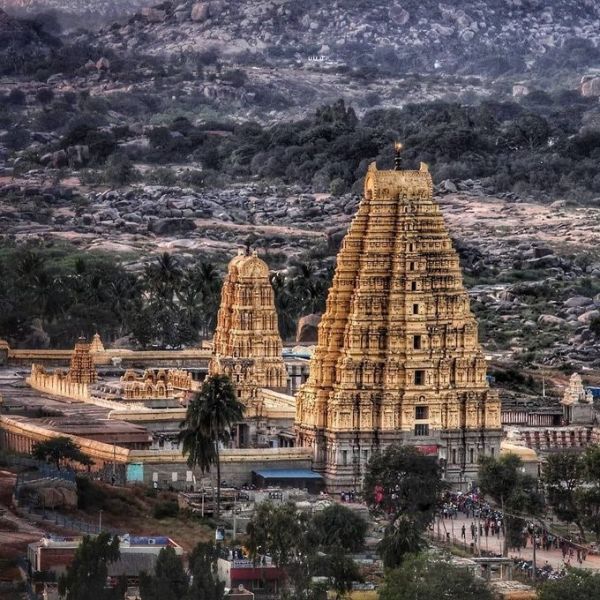 ನಿಮ್ಮ ಜೀವನದಲ್ಲಿ ಒಮ್ಮೆ ಕರ್ನಾಟಕದ ಈ ದೇವಾಲಯಗಳಿಗೆ ಭೇಟಿ ನೀಡಿ !! ನಿಮ್ಮ ಜೀವನದಲ್ಲಿ ಒಮ್ಮೆ ಕರ್ನಾಟಕದ ಈ ದೇವಾಲಯಗಳಿಗೆ ಭೇಟಿ ನೀಡಿ !!