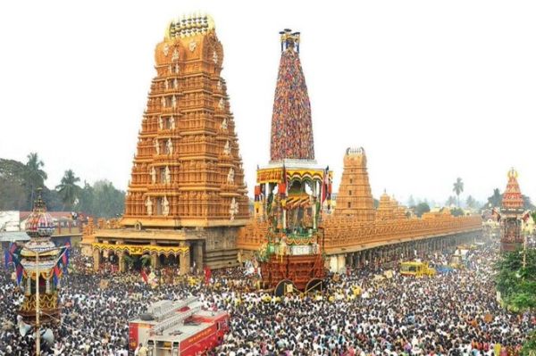 ನಿಮ್ಮ ಜೀವನದಲ್ಲಿ ಒಮ್ಮೆ ಕರ್ನಾಟಕದ ಈ ದೇವಾಲಯಗಳಿಗೆ ಭೇಟಿ ನೀಡಿ !! ನಿಮ್ಮ ಜೀವನದಲ್ಲಿ ಒಮ್ಮೆ ಕರ್ನಾಟಕದ ಈ ದೇವಾಲಯಗಳಿಗೆ ಭೇಟಿ ನೀಡಿ !!