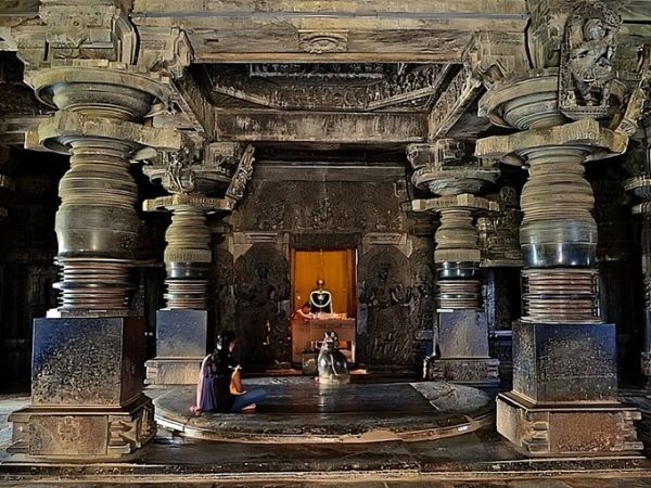 ನಿಮ್ಮ ಜೀವನದಲ್ಲಿ ಒಮ್ಮೆ ಕರ್ನಾಟಕದ ಈ ದೇವಾಲಯಗಳಿಗೆ ಭೇಟಿ ನೀಡಿ !! ನಿಮ್ಮ ಜೀವನದಲ್ಲಿ ಒಮ್ಮೆ ಕರ್ನಾಟಕದ ಈ ದೇವಾಲಯಗಳಿಗೆ ಭೇಟಿ ನೀಡಿ !!