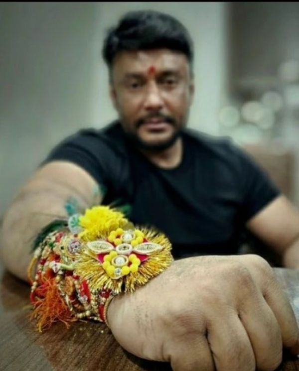 ರಕ್ಷಾ ಬಂಧನ ಆಚರಣೆಯಲ್ಲಿ ಸ್ಯಾಂಡಲ್ ವುಡ್ ಸ್ಟಾರ್ಸ್ ಹಾಗೂ ಅವರ ಮಕ್ಕಳು! ಅವರ ಸೆಲೆಬ್ರೇಶನ್ ಹೇಗಿತ್ತು ಗೊತ್ತಾ? ರಕ್ಷಾ ಬಂಧನ ಆಚರಣೆಯಲ್ಲಿ ಸ್ಯಾಂಡಲ್ ವುಡ್ ಸ್ಟಾರ್ಸ್ ಹಾಗೂ ಅವರ ಮಕ್ಕಳು! ಅವರ ಸೆಲೆಬ್ರೇಶನ್ ಹೇಗಿತ್ತು ಗೊತ್ತಾ?