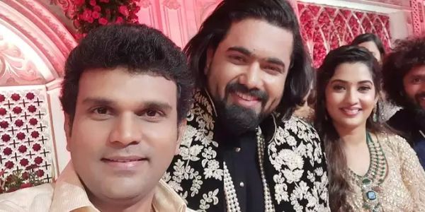 ತರುಣ್ ಸುಧೀರ್ ಮತ್ತು ಸೋನಾಲ್ ಮೊಂತೇರೊ ಅವರ ಅದ್ಧೂರಿ ವಿವಾಹ ಆರತಕ್ಷತೆ !! ಹೇಗಿತ್ತು ನೋಡಿ ? ತರುಣ್ ಸುಧೀರ್ ಮತ್ತು ಸೋನಾಲ್ ಮೊಂತೇರೊ ಅವರ ಅದ್ಧೂರಿ ವಿವಾಹ ಆರತಕ್ಷತೆ !! ಹೇಗಿತ್ತು ನೋಡಿ ?