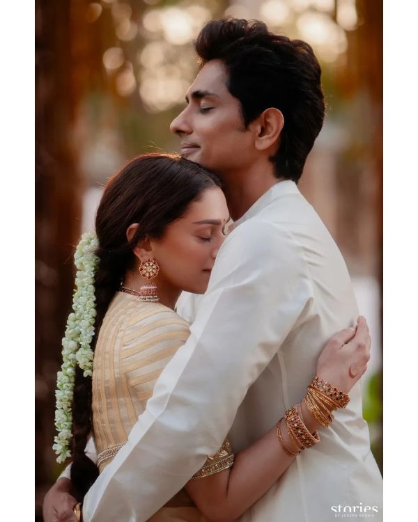ನಟ ಸಿದ್ಧಾರ್ಥ್ ಮತ್ತು ಅದಿತಿ ರಾವ್ ಹೈದರಿ ಮದುವೆ; ಚಿತ್ರಗಳು ನೋಡಿ ನಟ ಸಿದ್ಧಾರ್ಥ್ ಮತ್ತು ಅದಿತಿ ರಾವ್ ಹೈದರಿ ಮದುವೆ; ಚಿತ್ರಗಳು ನೋಡಿ