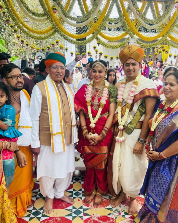 ತೇಜಸ್ವಿ ಸೂರ್ಯ ಮದುವೆ ಆಗಿರುವ ಹುಡುಗಿ ಬಗ್ಗೆ ನಿಮಗೆಷ್ಟು ಗೊತ್ತು? ಅವರು ಫೇಮಸ್ ಗಾಯಕಿಯಂತೆ!!