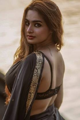 Ayesha Khan